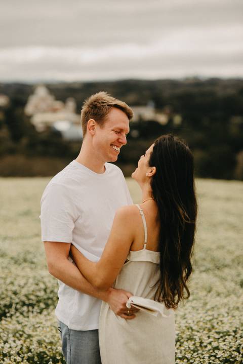 ensaio de casal,ensaio fotográfico,ensaio fotografico,ensaio casal,fotos de casal,casal,ensaio fotográfico casal,ensaio fotografico de casal ao ar livre,ensaio fotográfico pré casamento,ensaio pré casamento,roupas para ensaio fotográfico'
