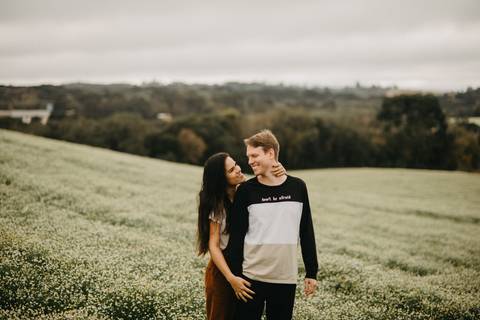 ensaio de casal,ensaio fotográfico,ensaio fotografico,ensaio casal,fotos de casal,casal,ensaio fotográfico casal,ensaio fotografico de casal ao ar livre,ensaio fotográfico pré casamento,ensaio pré casamento,roupas para ensaio fotográfico'