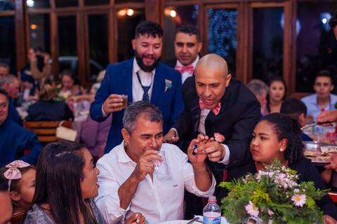 Fotos espontâneas de casamento

Fotógrafo de casamento [cidade/estado]

Casamento com mini ensaio dos noivos

Making of da noiva e do noivo

Cerimônia de casamento emocionante

Festa de casamento com fotos divertidas

Casamento com luz natural

Ensaio de '