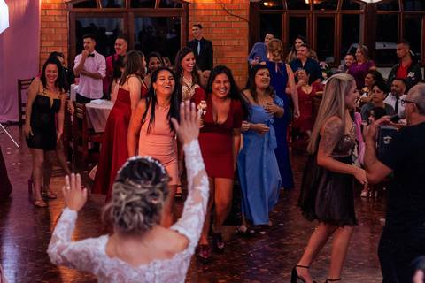 Fotos espontâneas de casamento

Fotógrafo de casamento [cidade/estado]

Casamento com mini ensaio dos noivos

Making of da noiva e do noivo

Cerimônia de casamento emocionante

Festa de casamento com fotos divertidas

Casamento com luz natural

Ensaio de '