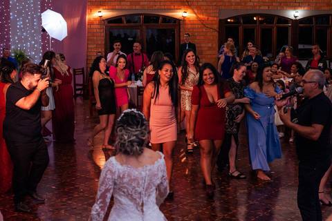 Fotos espontâneas de casamento

Fotógrafo de casamento [cidade/estado]

Casamento com mini ensaio dos noivos

Making of da noiva e do noivo

Cerimônia de casamento emocionante

Festa de casamento com fotos divertidas

Casamento com luz natural

Ensaio de '