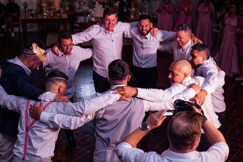 Fotos espontâneas de casamento

Fotógrafo de casamento [cidade/estado]

Casamento com mini ensaio dos noivos

Making of da noiva e do noivo

Cerimônia de casamento emocionante

Festa de casamento com fotos divertidas

Casamento com luz natural

Ensaio de '