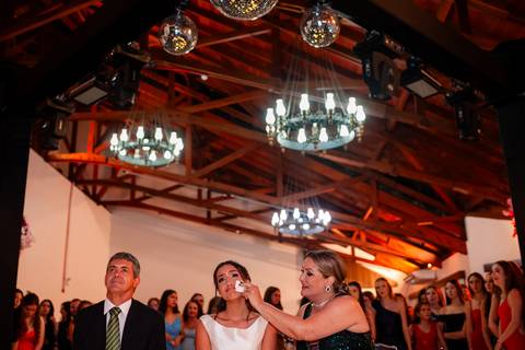 Decoração de 15 anos

Cerimônia e valsa 15 anos

Entrada da debutante

Fotos espontâneas da festa de 15 anos

Festa de 15 anos com emoção

Debutante dançando com o pai

Momentos marcantes da festa de 15 anos

Fotos com amigos e família na festa

Making of'