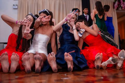 Decoração de 15 anos

Cerimônia e valsa 15 anos

Entrada da debutante

Fotos espontâneas da festa de 15 anos

Festa de 15 anos com emoção

Debutante dançando com o pai

Momentos marcantes da festa de 15 anos

Fotos com amigos e família na festa

Making of'