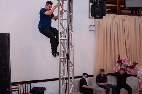 Decoração de 15 anos

Cerimônia e valsa 15 anos

Entrada da debutante

Fotos espontâneas da festa de 15 anos

Festa de 15 anos com emoção

Debutante dançando com o pai

Momentos marcantes da festa de 15 anos

Fotos com amigos e família na festa

Making of'