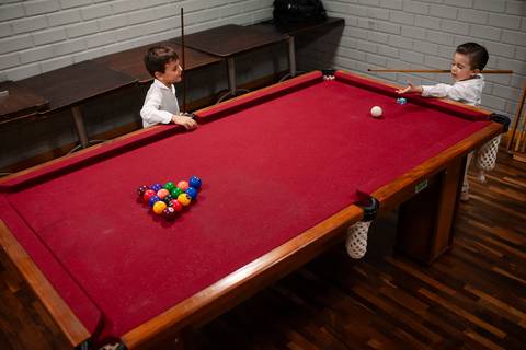 Fotos espontâneas de aniversário infantil

Momentos especiais do aniversário

Aniversário de [idade] anos do [nome da criança]

Festa infantil com decoração temática

Fotos de criança brincando na festa

Fotógrafo de aniversário infantil em [sua cidade]

'