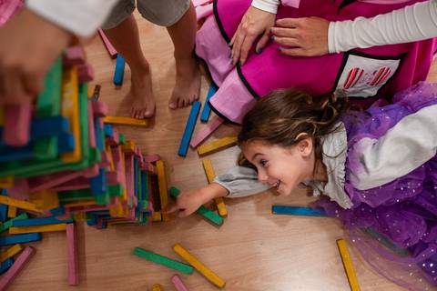 Fotos espontâneas de aniversário infantil

Momentos especiais do aniversário

Aniversário de [idade] anos do [nome da criança]

Festa infantil com decoração temática

Fotos de criança brincando na festa

Fotógrafo de aniversário infantil em [sua cidade]

'