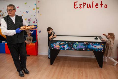 Fotos espontâneas de aniversário infantil

Momentos especiais do aniversário

Aniversário de [idade] anos do [nome da criança]

Festa infantil com decoração temática

Fotos de criança brincando na festa

Fotógrafo de aniversário infantil em [sua cidade]

'