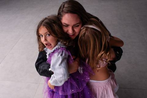 Fotos espontâneas de aniversário infantil

Momentos especiais do aniversário

Aniversário de [idade] anos do [nome da criança]

Festa infantil com decoração temática

Fotos de criança brincando na festa

Fotógrafo de aniversário infantil em [sua cidade]

'