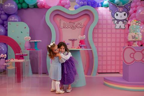 Fotos espontâneas de aniversário infantil

Momentos especiais do aniversário

Aniversário de [idade] anos do [nome da criança]

Festa infantil com decoração temática

Fotos de criança brincando na festa

Fotógrafo de aniversário infantil em [sua cidade]

'