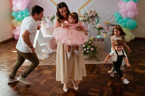 ensaio fotográfico de 1 ano infantil

smash the cake menino / menina

cobertura fotográfica de festa de 1 ano

sessão de fotos temática de 1 ano

ideias para fotos do primeiro aniversário

fotógrafo infantil 1 ano

comemoração simples de 1 ano com fotos

'