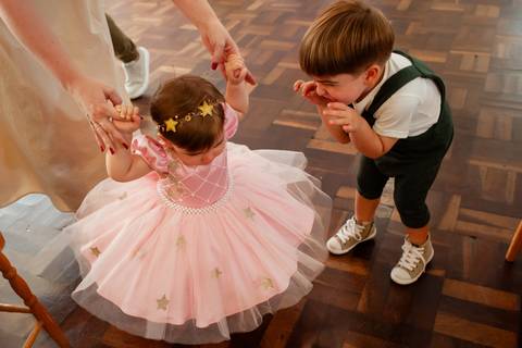 ensaio fotográfico de 1 ano infantil

smash the cake menino / menina

cobertura fotográfica de festa de 1 ano

sessão de fotos temática de 1 ano

ideias para fotos do primeiro aniversário

fotógrafo infantil 1 ano

comemoração simples de 1 ano com fotos

'