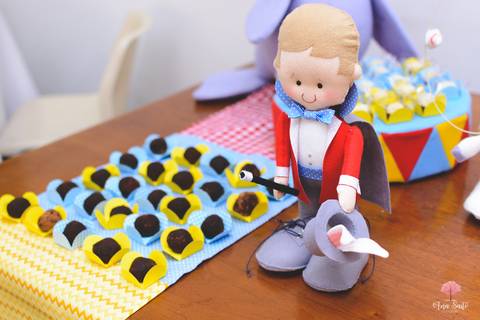 aniversário com decoração no tema circo'