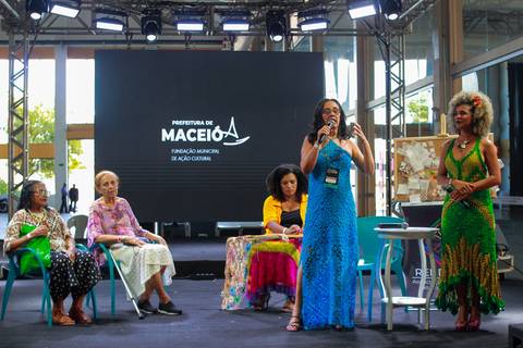 A renda filé alagoana teve destaque com desfile e a presença de patrimônio imaterial.'