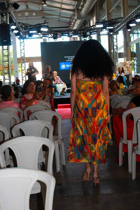 A renda filé alagoana teve destaque com desfile e a presença de patrimônio imaterial.'