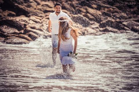 pré casamento, ensaio na praia, ensaio de casal, ensaio pre casamento, fotos na praia, noivas na praia, casamento na praia'