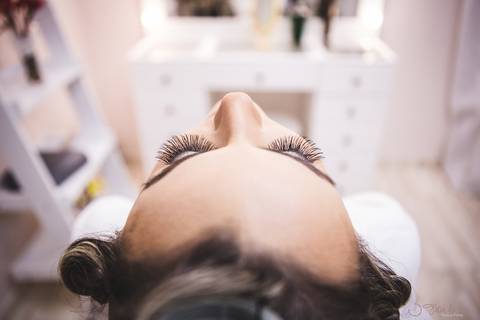 dia da noiva, vestido de noiva, vou casar, qual vestido, maquiagem de noiva, making of noiva, noiva se arrumando, dia de beleza noiva, make noiva, dicas de maquiagem, noivas, salão de beleza para noivas, cilios grandes, cilios postiços'