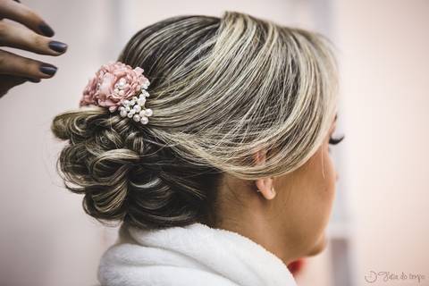 dia da noiva, vestido de noiva, vou casar, qual vestido, maquiagem de noiva, making of noiva, noiva se arrumando, cabelo da noiva, penteado da noiva, acessório para cabelo'