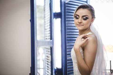 dia da noiva, vestido de noiva, vou casar, qual vestido, maquiagem de noiva, making of noiva, noiva se arrumando, noiva pronta, mantilha, véu, maquiagem de noiva, make noiva'