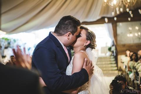 Festa de casamento, fotos de casamento, cerimônia de casamento, casamento rústico, casamento na cidade, casamento moderno, decoração rustica, noiva, noivo'