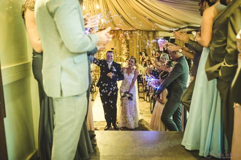 Festa de casamento, fotos de casamento, cerimônia de casamento, casamento rústico, casamento na cidade, casamento moderno, decoração rustica, noiva, noivo'