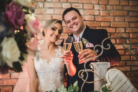 Festa de casamento, fotos de casamento, cerimônia de casamento, casamento rústico, casamento na cidade, casamento moderno, decoração rustica, noiva, noivo'