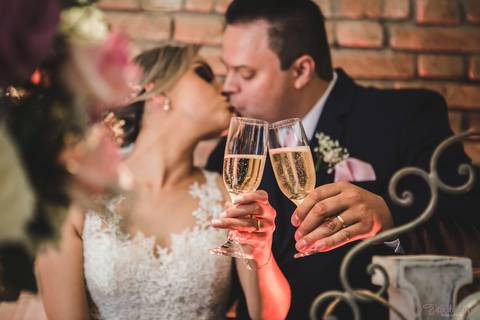 Festa de casamento, fotos de casamento, cerimônia de casamento, casamento rústico, casamento na cidade, casamento moderno, decoração rustica, noiva, noivo'