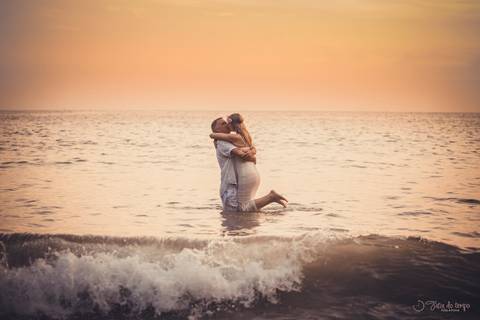 fotos nascer do sol, fotos por do sol, fotos na praia, praia do guarujá, ensaio pre casamento na praia, ensaio de casal na praia, vou casar na praia, fotos de casamento na praia, ensaio na praia, ensaio de casal do por do sol'