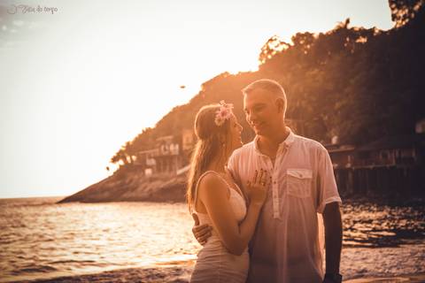 fotos nascer do sol, fotos por do sol, fotos na praia, praia do guarujá, ensaio pre casamento na praia, ensaio de casal na praia, vou casar na praia, fotos de casamento na praia, ensaio na praia, ensaio de casal do por do sol'
