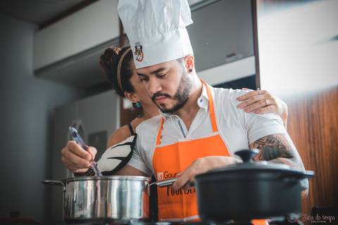 lifestyle casal, fotografia em casa, ensaio em casa, pre casamento, ensaio pré casamento, vou casar, onde fazer o ensaio pré casamento,  cozinha top, cozinha grande, decoração de cozinha, cozinha de chef, chef de cozinha, chef'