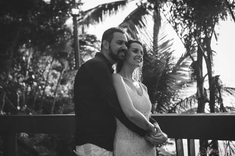 ensaio pre casamento na praia, ensaio na praia, trash the dress, ensaio pre casamento, pre wedding, vestido branco, noivos no ensaio, fotos antes do casamento, roupa de pre pre wedding, roupa para noivo no ensaio, ensaio no guarujá, nascer do sol, ensaio '