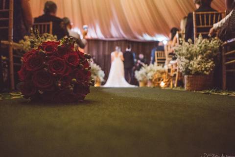 Grande Ville Vuffet, vestido de noiva romantico, vestido de noiva de renda, noiva de renda, casamento rustico, casamento na cidade, casamento romantico, oficializar a união, casamento com filhos, noivo terno azul, terno azul, noivos'