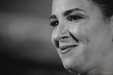 Grande Ville Vuffet, vestido de noiva romantico, vestido de noiva de renda, noiva de renda, casamento rustico, casamento na cidade, casamento romantico, oficializar a união, casamento com filhos, noivo terno azul, terno azul, noivos'