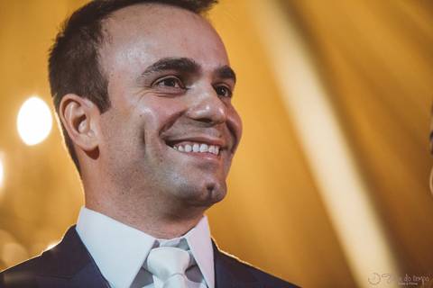 Grande Ville Vuffet, vestido de noiva romantico, vestido de noiva de renda, noiva de renda, casamento rustico, casamento na cidade, casamento romantico, oficializar a união, casamento com filhos, noivo terno azul, terno azul, noivos'