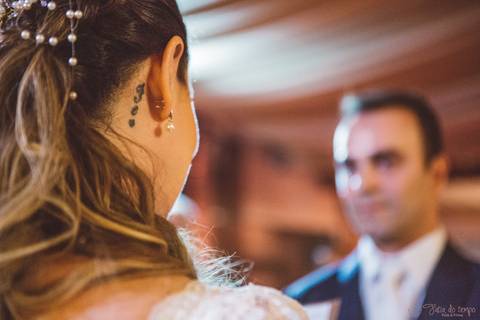 Grande Ville Vuffet, vestido de noiva romantico, vestido de noiva de renda, noiva de renda, casamento rustico, casamento na cidade, casamento romantico, oficializar a união, casamento com filhos, noivo terno azul, terno azul, noivos'