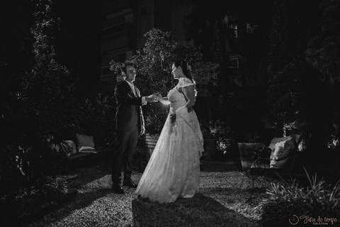 Grande Ville Vuffet, vestido de noiva romantico, vestido de noiva de renda, noiva de renda, casamento rustico, casamento na cidade, casamento romantico, oficializar a união, casamento com filhos, noivo terno azul, terno azul, noivos'