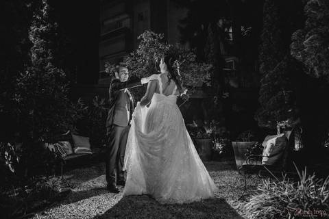 Grande Ville Vuffet, vestido de noiva romantico, vestido de noiva de renda, noiva de renda, casamento rustico, casamento na cidade, casamento romantico, oficializar a união, casamento com filhos, noivo terno azul, terno azul, noivos'