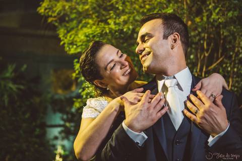 Grande Ville Vuffet, vestido de noiva romantico, vestido de noiva de renda, noiva de renda, casamento rustico, casamento na cidade, casamento romantico, oficializar a união, casamento com filhos, noivo terno azul, terno azul, noivos'