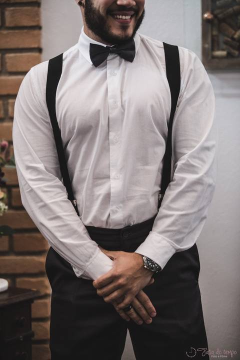 Mini wedding, mini casamento, casamento intimista, casamento intimo, casamento pequeno, casamento rustico, cozinha de autor, noivo, noivo de suspensorio, noivo de gravata borboleta'