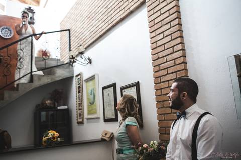 Mini wedding, mini casamento, casamento intimista, casamento intimo, casamento pequeno, casamento rustico, cozinha de autor, noivo, noivo de suspensorio, noivo de gravata borboleta, noiva chique, noiva de longo, noiva cantando'