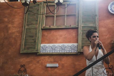 Mini wedding, mini casamento, casamento intimista, casamento intimo, casamento pequeno, casamento rustico, cozinha de autor, noivo, noivo de suspensorio, noivo de gravata borboleta, noiva chique, noiva de longo, noiva cantando'