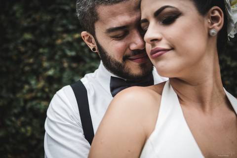 Mini wedding, mini casamento, casamento intimista, casamento intimo, casamento pequeno, casamento rustico, cozinha de autor, noivo, noivo de suspensorio, noivo de gravata borboleta, noiva chique, noiva de longo, noiva cantando'