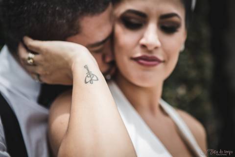 Mini wedding, mini casamento, casamento intimista, casamento intimo, casamento pequeno, casamento rustico, cozinha de autor, noivo, noivo de suspensorio, noivo de gravata borboleta, noiva chique, noiva de longo, noiva cantando'