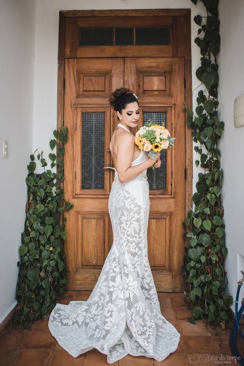 Mini wedding, mini casamento, casamento intimista, casamento intimo, casamento pequeno, casamento rustico, cozinha de autor, noivo, noivo de suspensorio, noivo de gravata borboleta, noiva chique, noiva de longo, noiva cantando'