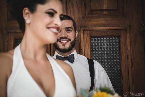 Mini wedding, mini casamento, casamento intimista, casamento intimo, casamento pequeno, casamento rustico, cozinha de autor, noivo, noivo de suspensorio, noivo de gravata borboleta, noiva chique, noiva de longo, noiva cantando'
