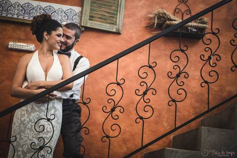 Mini wedding, mini casamento, casamento intimista, casamento intimo, casamento pequeno, casamento rustico, cozinha de autor, noivo, noivo de suspensorio, noivo de gravata borboleta, noiva chique, noiva de longo, noiva cantando'