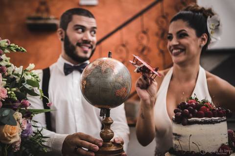 Mini wedding, mini casamento, casamento intimista, casamento intimo, casamento pequeno, casamento rustico, cozinha de autor, noivo, noivo de suspensorio, noivo de gravata borboleta, noiva chique, noiva de longo, noiva cantando'
