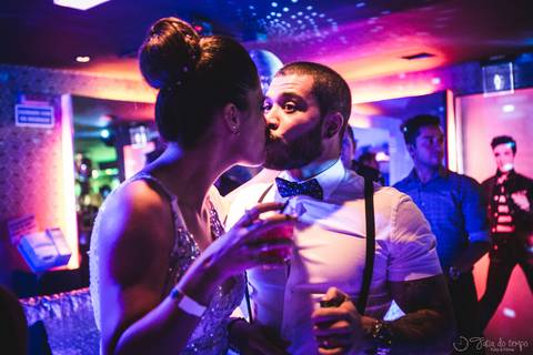 festa de casamento na balada, balada de casamento, the history, casamento na the history, casamento intimo, casamento diferente, noivos baladeiros, mini casamento, mini wedding'