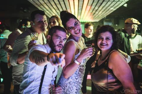 festa de casamento na balada, balada de casamento, the history, casamento na the history, casamento intimo, casamento diferente, noivos baladeiros, mini casamento, mini wedding'