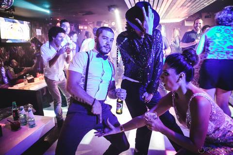 festa de casamento na balada, balada de casamento, the history, casamento na the history, casamento intimo, casamento diferente, noivos baladeiros, mini casamento, mini wedding'